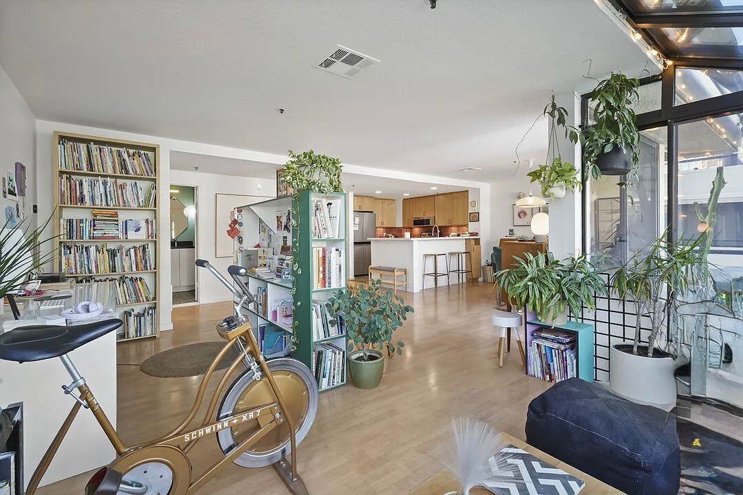 880 W 1st St #604 - Photo 5 of 13