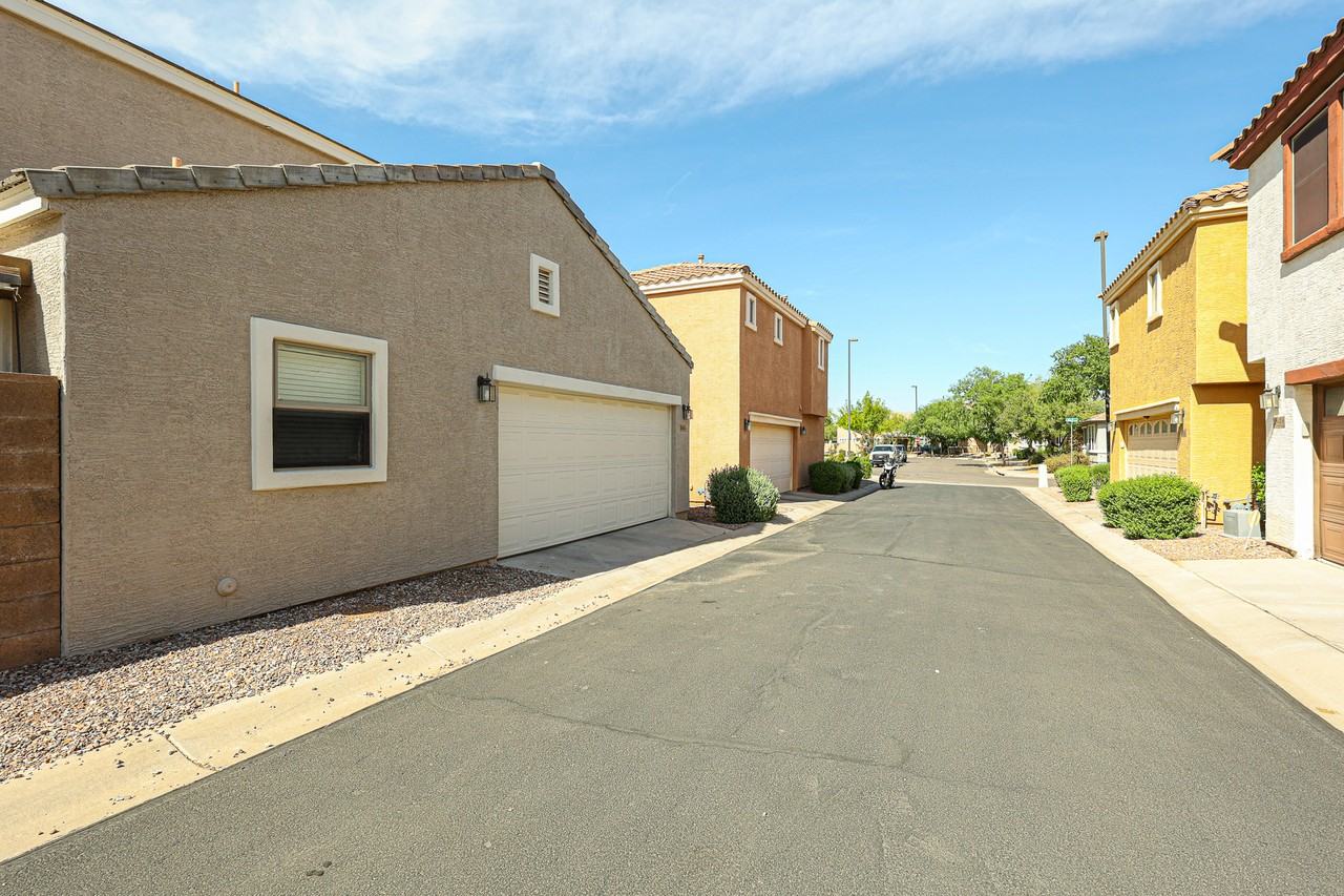 2665 E Bart St - Photo 3 of 43