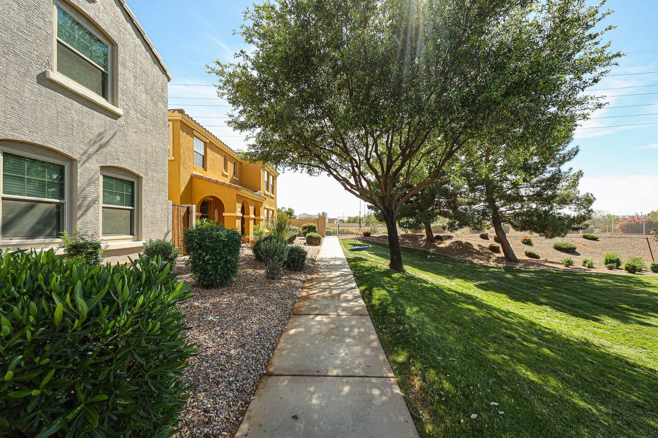 2665 E Bart St - Photo 4 of 43