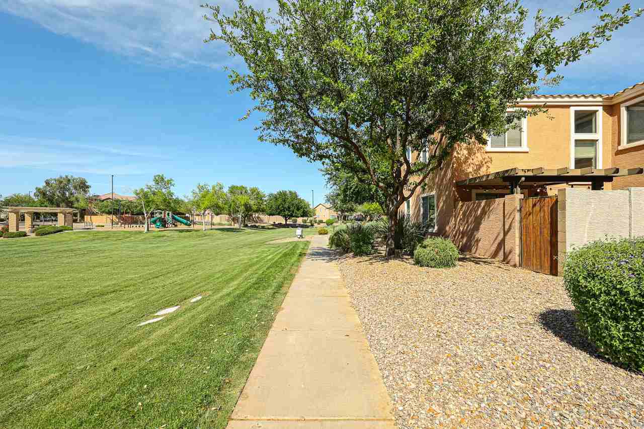 2665 E Bart St - Photo 5 of 43