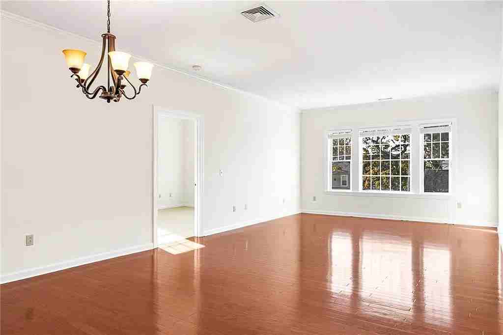 600 N Broadway - Photo 2 of 10