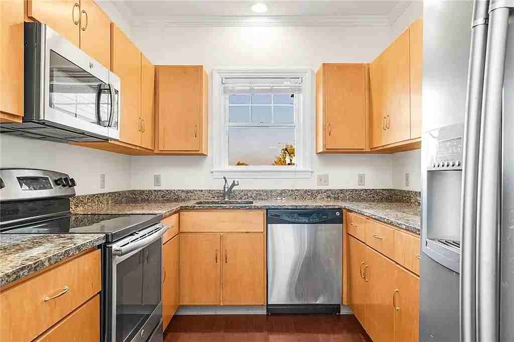 600 N Broadway - Photo 4 of 10