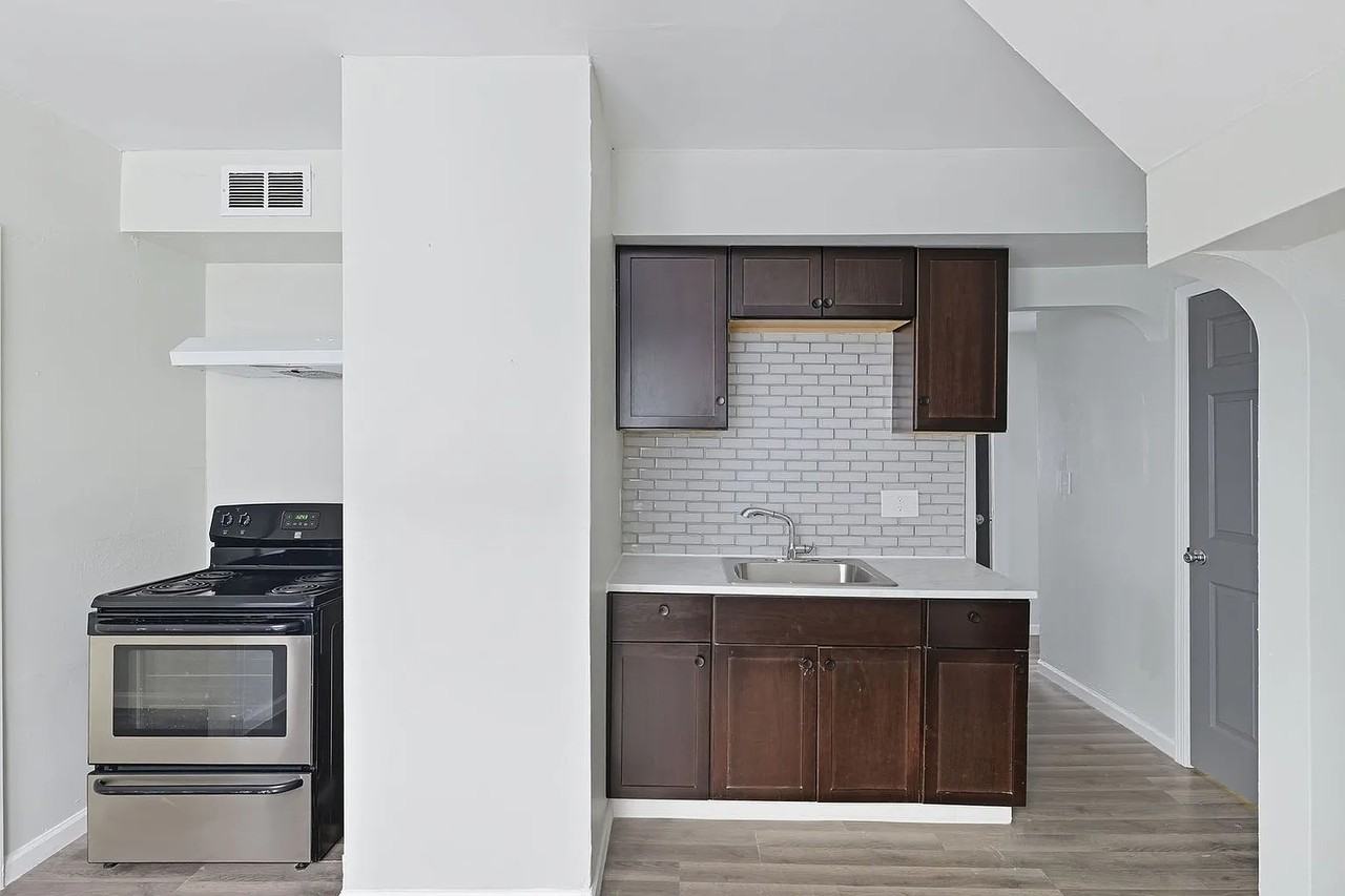 3536 N 19th St - Photo 3 of 9