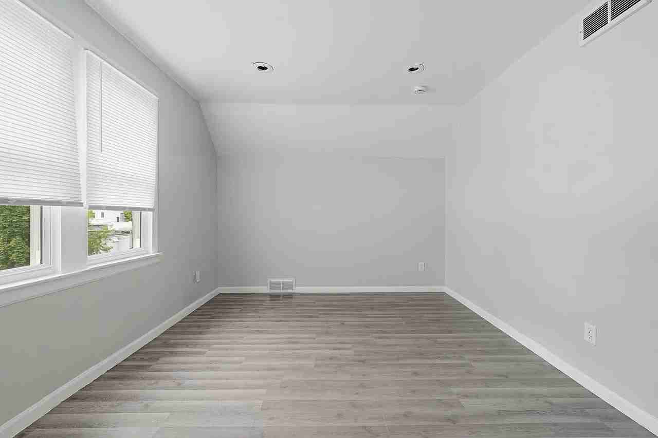 3536 N 19th St - Photo 5 of 9