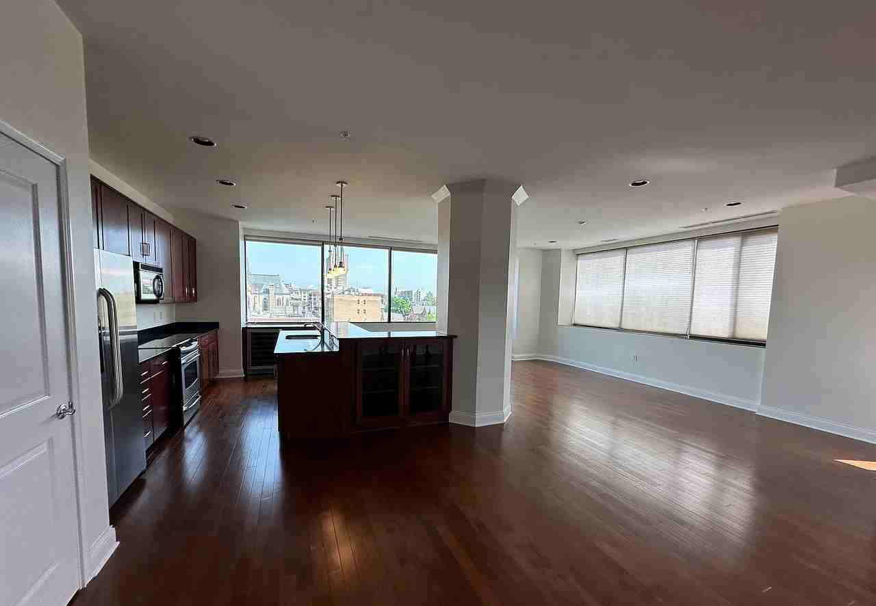 225 N New Jersey St - Photo 6 of 11