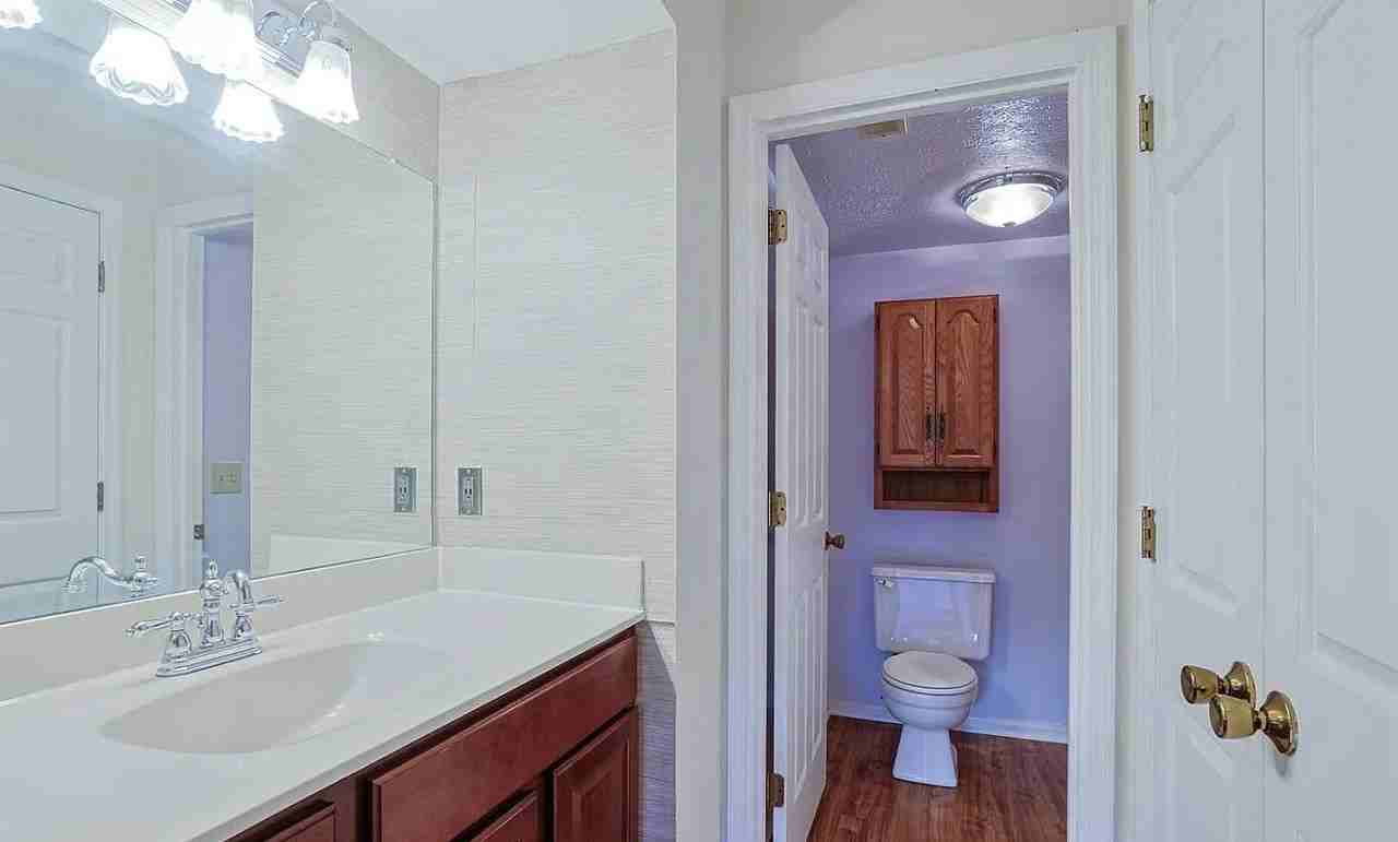 3211 Heritage Square Dr - Photo 3 of 8