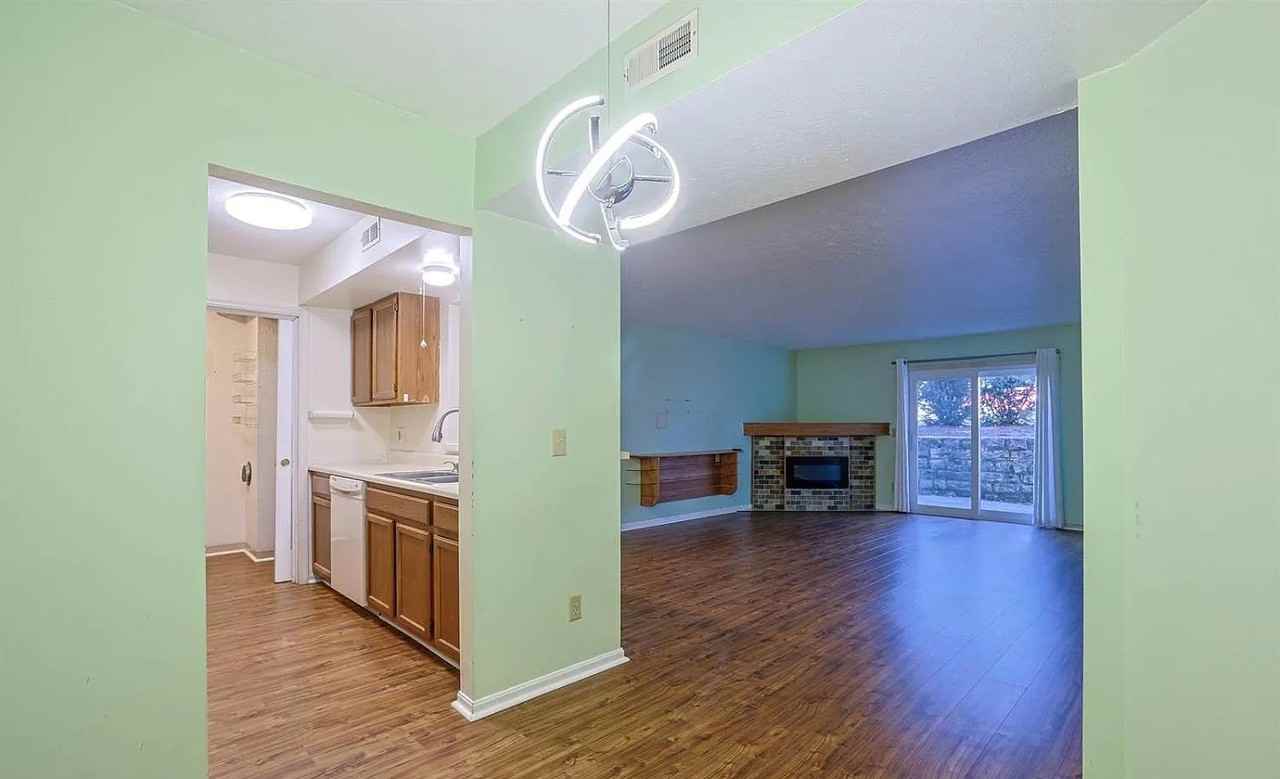 3211 Heritage Square Dr - Photo 6 of 8