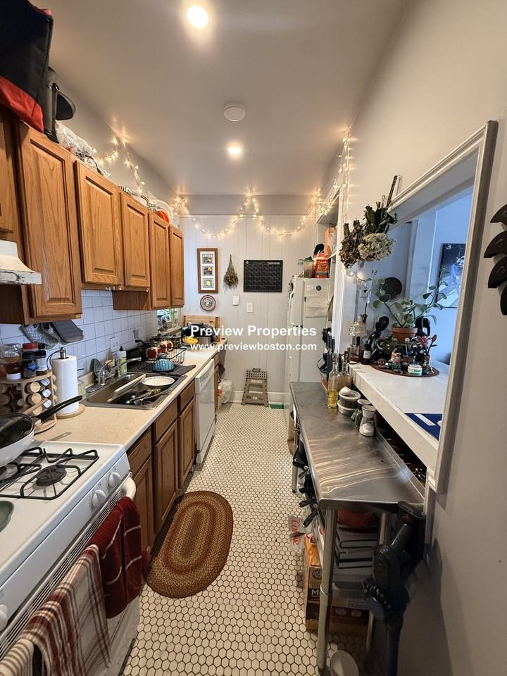 Commonwealth Ave #4B - Photo 2 of 22