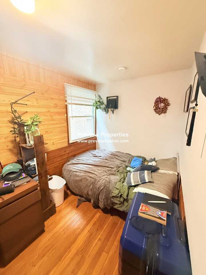 Commonwealth Ave #2B - Photo 4 of 9