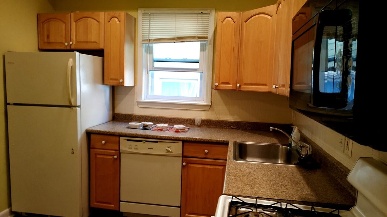 167 Windsor St #169-1 - Photo 5 of 18