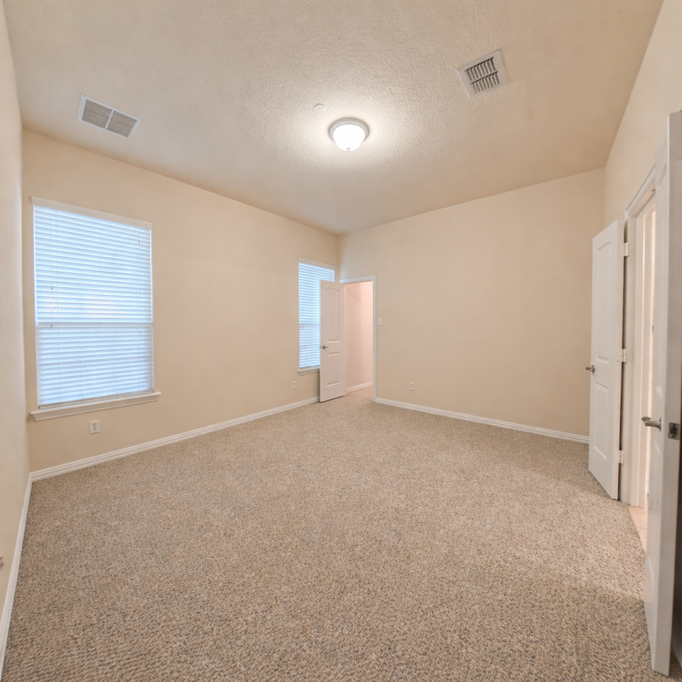 1900 Loma Linda Dr - Photo 5 of 18