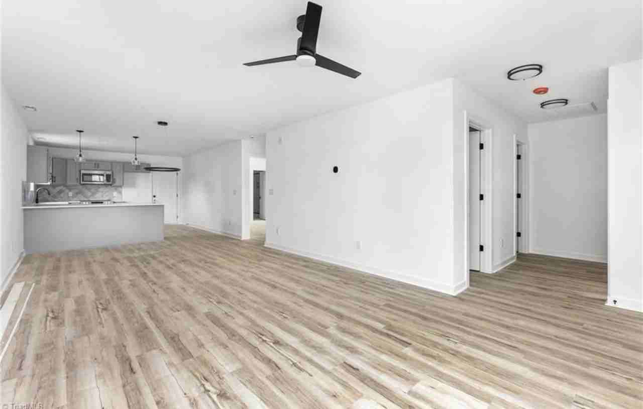 701 E Commerce Ave #NA - Photo 6 of 16