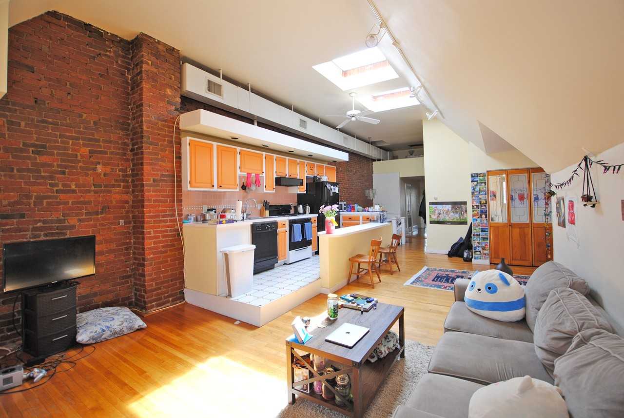 1678 Beacon St #3A - Photo 2 of 8