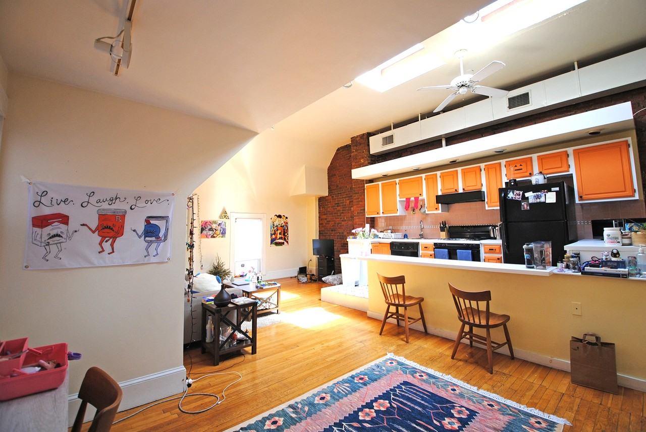 1678 Beacon St #3A - Photo 3 of 8