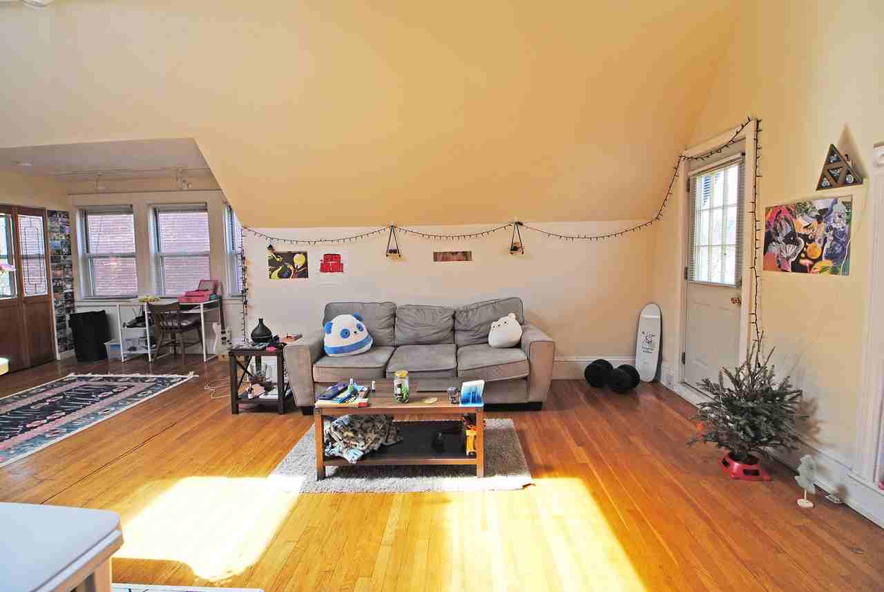 1678 Beacon St #3A - Photo 4 of 8