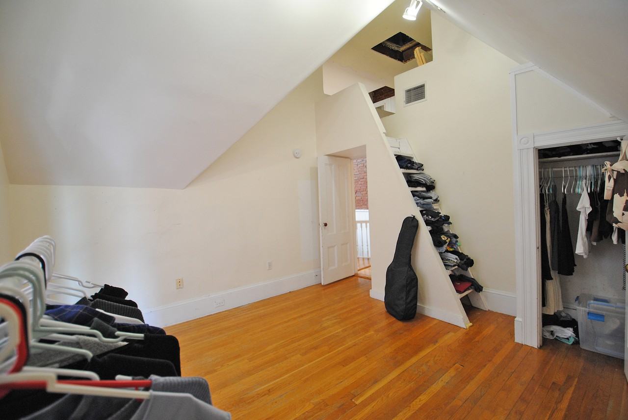 1678 Beacon St #3A - Photo 6 of 8