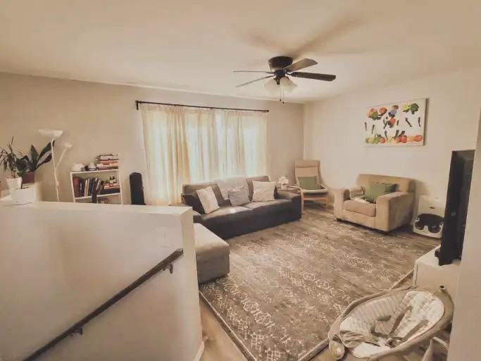 115 Kroeker St - Photo 3 of 16