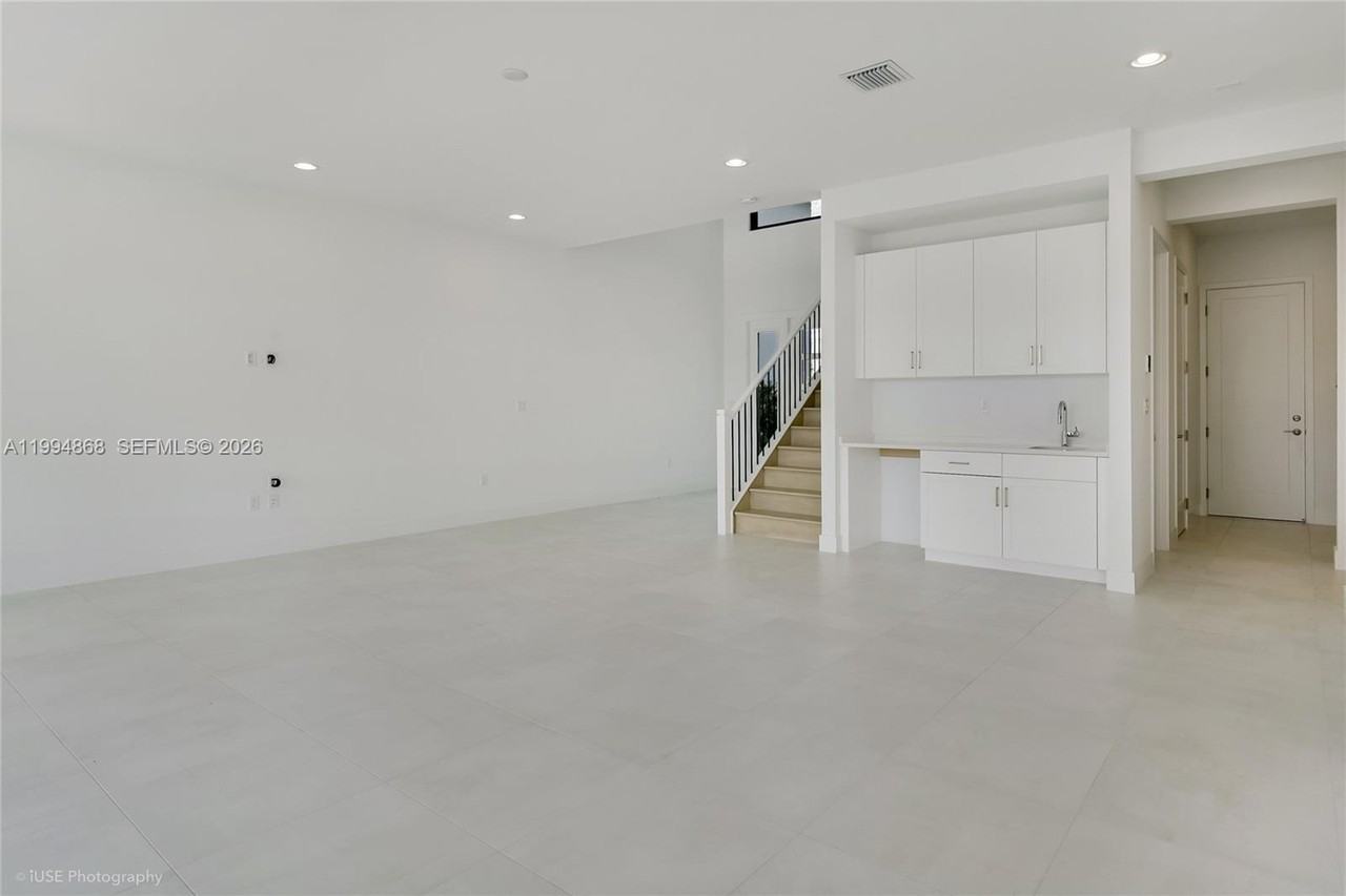8095 Crystal Downs Ave - Photo 3 of 26