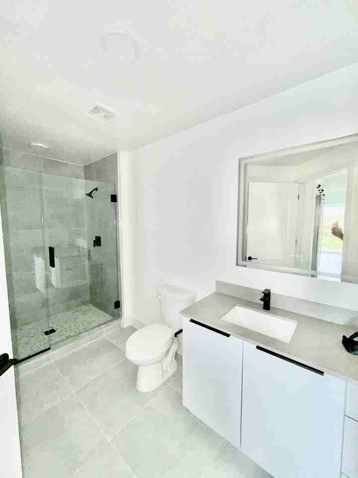 2335 Ne Miami Gardens Dr #400 - Photo 2 of 11