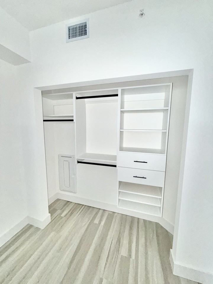 2335 Ne Miami Gardens Dr #400 - Photo 6 of 11