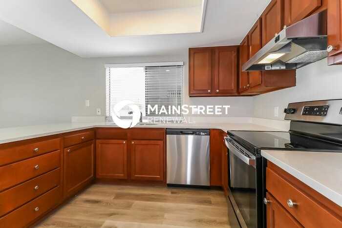 7527 W Elm St - Photo 6 of 16