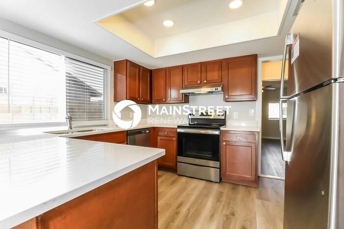 7527 W Elm St - Photo 7 of 16