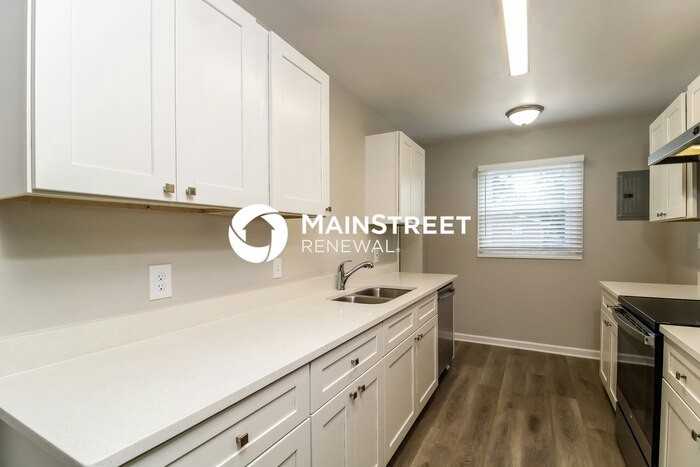 633 Cedar Ln - Photo 4 of 15