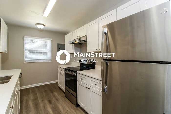 633 Cedar Ln - Photo 5 of 15