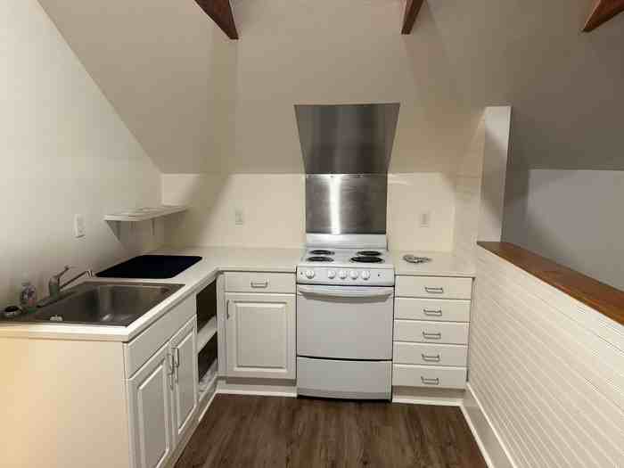 112 S Main Ave #1 - Photo 5 of 6