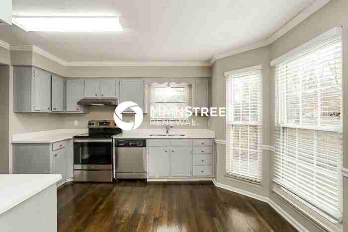 1110 Cedarhill Ct - Photo 6 of 17