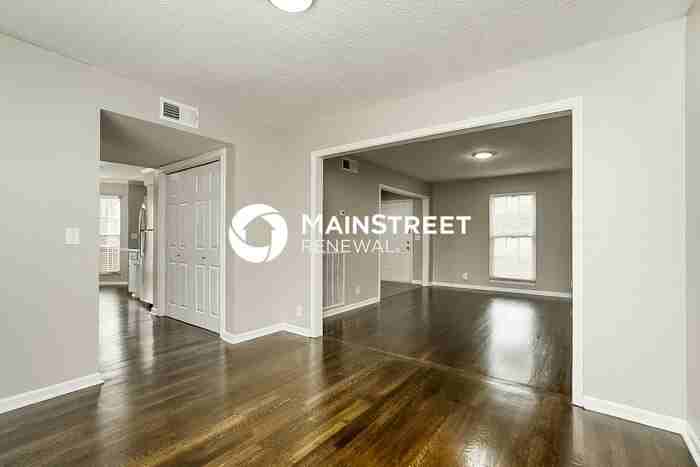 1110 Cedarhill Ct - Photo 7 of 17