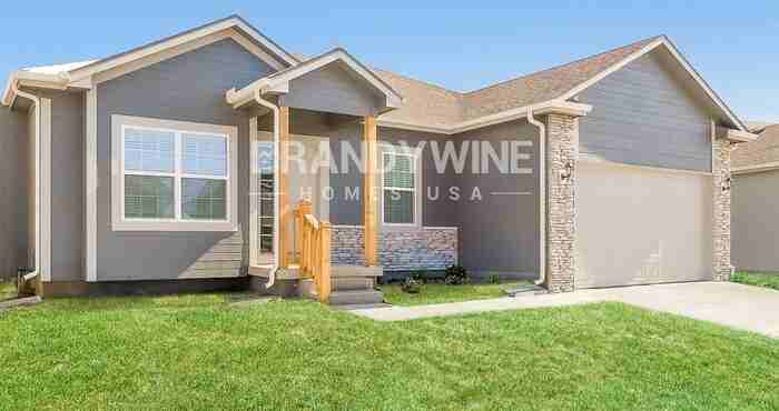 712 Poplar Cir - Photo 2 of 29