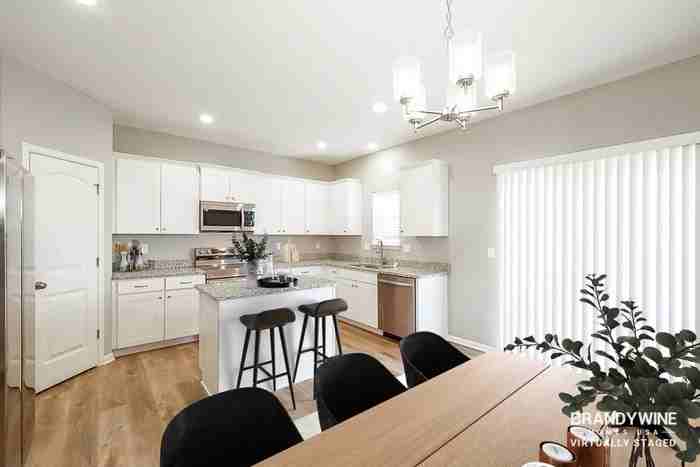 712 Poplar Cir - Photo 7 of 29