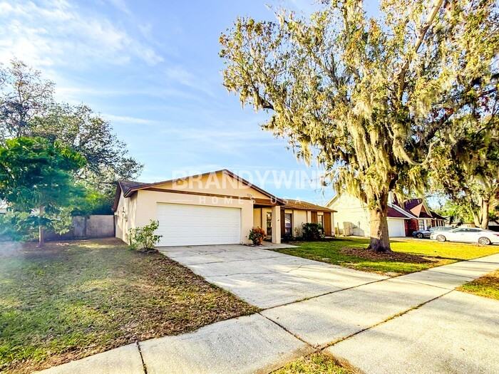 734 Sandy Creek Dr - Photo 2 of 27