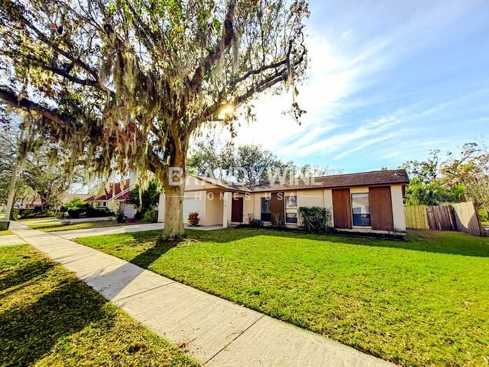 734 Sandy Creek Dr - Photo 3 of 27