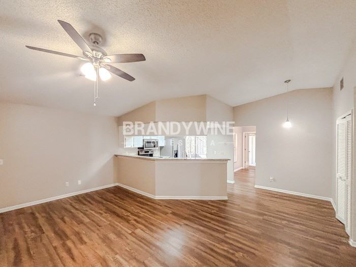 734 Sandy Creek Dr - Photo 7 of 27