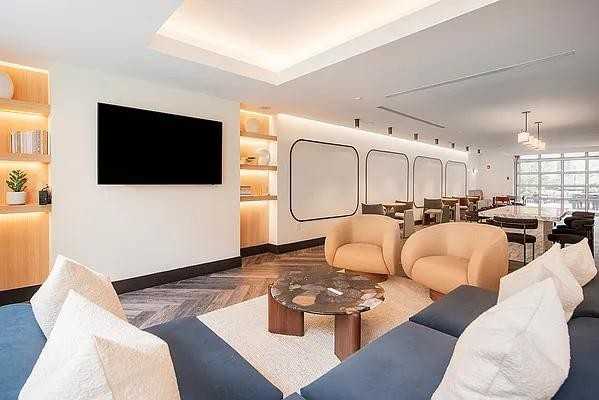 W 26th St #5HH - Photo 5 of 14