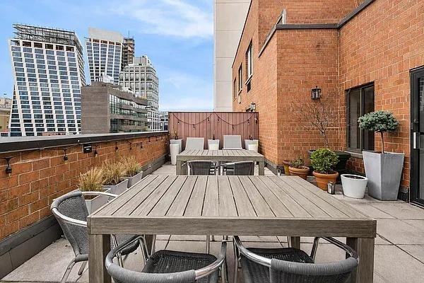 W 19th St #8E - Photo 6 of 7