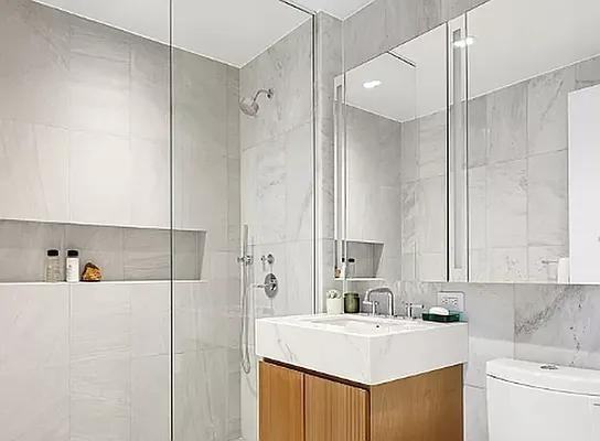 W 30th St #4A - Photo 5 of 18