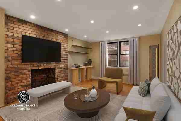 W 15th St #3I - Photo 3 of 7