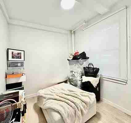 W 30th St #3A - Photo 5 of 10