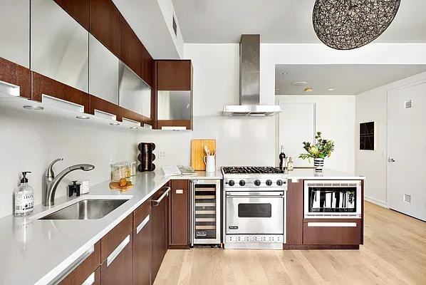 W 21st St #10A - Photo 4 of 20