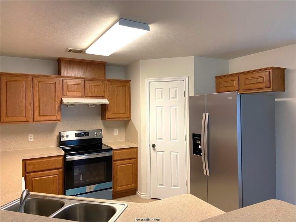 904 Ladove Dr - Photo 3 of 17