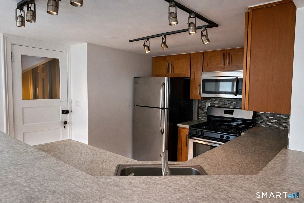 209 Willard St #3 - Photo 3 of 29