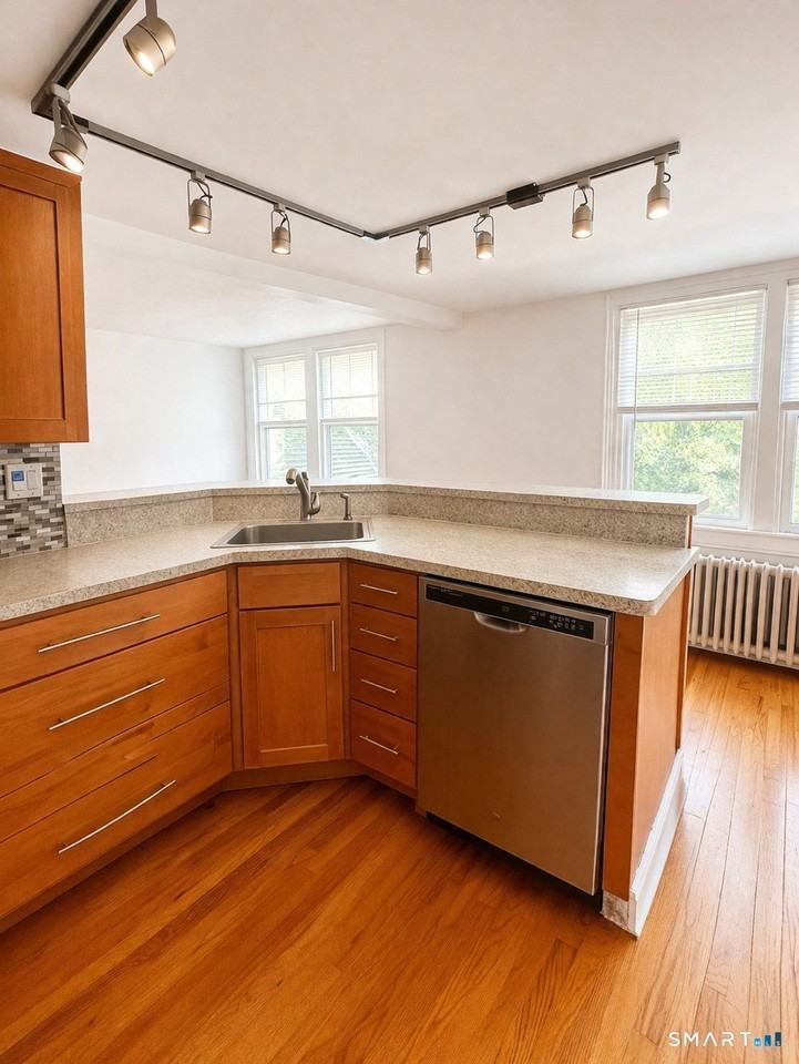 209 Willard St #3 - Photo 4 of 29