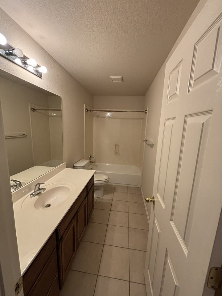 3107 Southwest Amberwood Avenue - Photo 6 of 16