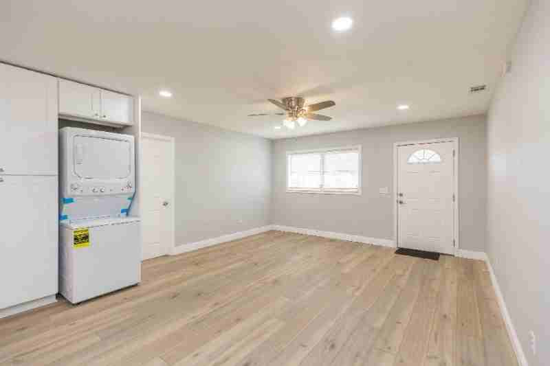 7518 New Jersey Ave Apt A - Photo 5 of 10