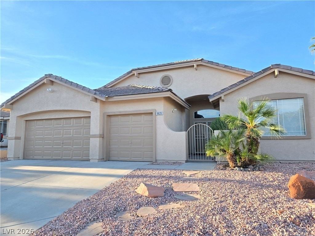 9620 W Gilmore Ave - Photo 4 of 50