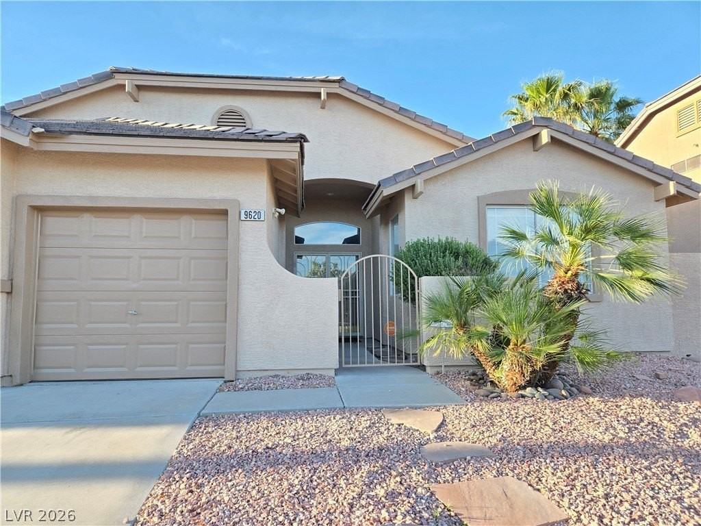 9620 W Gilmore Ave - Photo 5 of 50