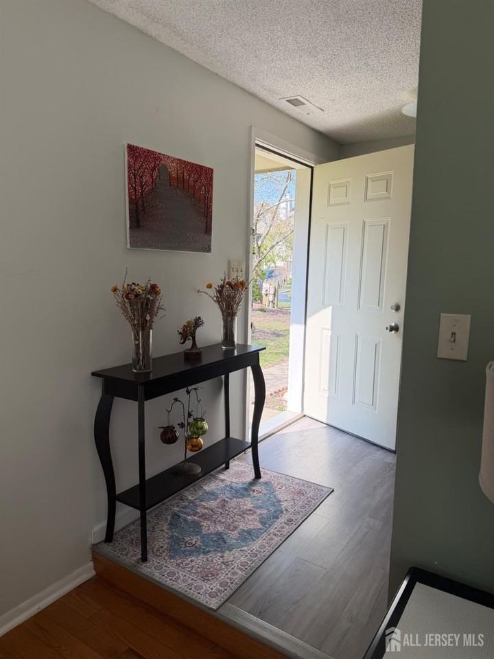 56 Thoreau Dr - Photo 4 of 11